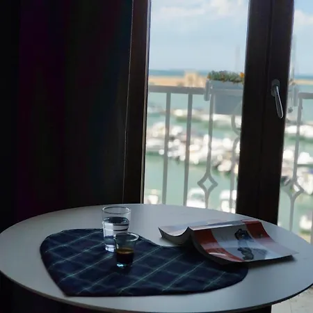 Cconforthotels Sea Dream Palace 2 アパート