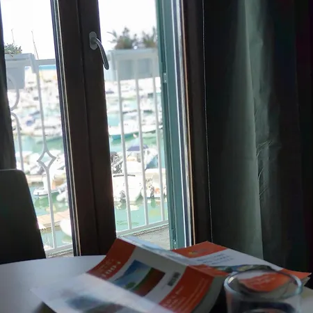 Cconforthotels Sea Dream Palace 2 アパート